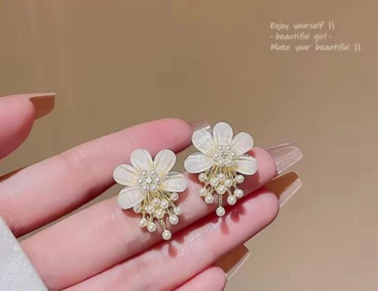 ZJX-162 Flower Pearl Korean Earrings- Golden - SlyCart